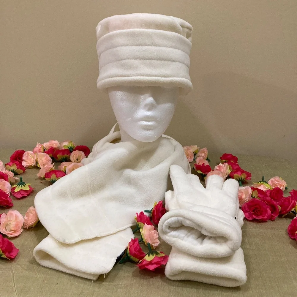 Falls Creek Women's Hat, Scarf & Glove set, white